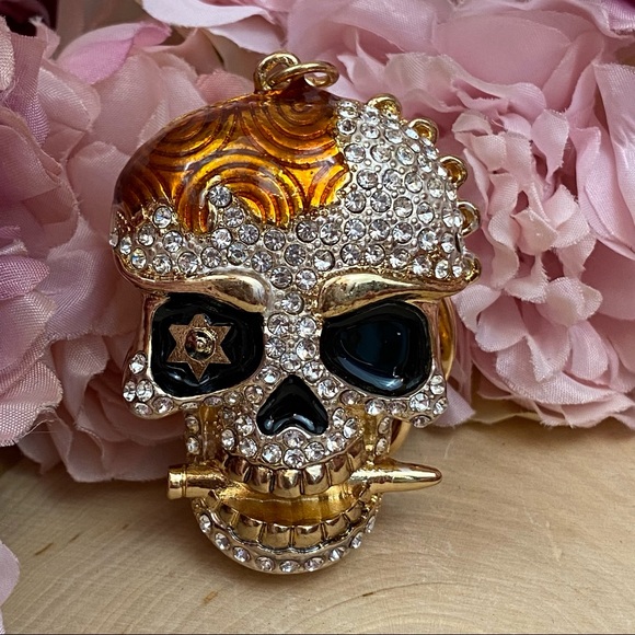 Black & Gold Crystal Pirate Skull Keychain - Picture 4 of 16
